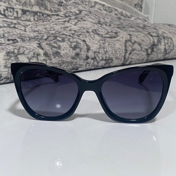 NEW Marc Jacobs Cat Eye Sunglasses in Black - Picture 1 of 5